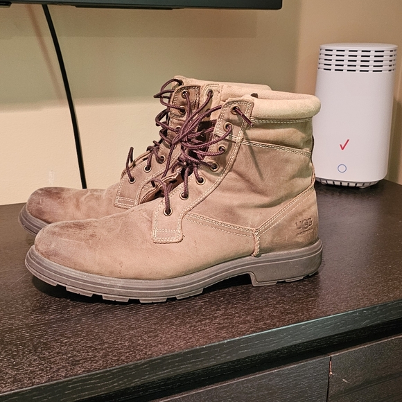 UGG Biltmore Boots - Picture 3 of 7
